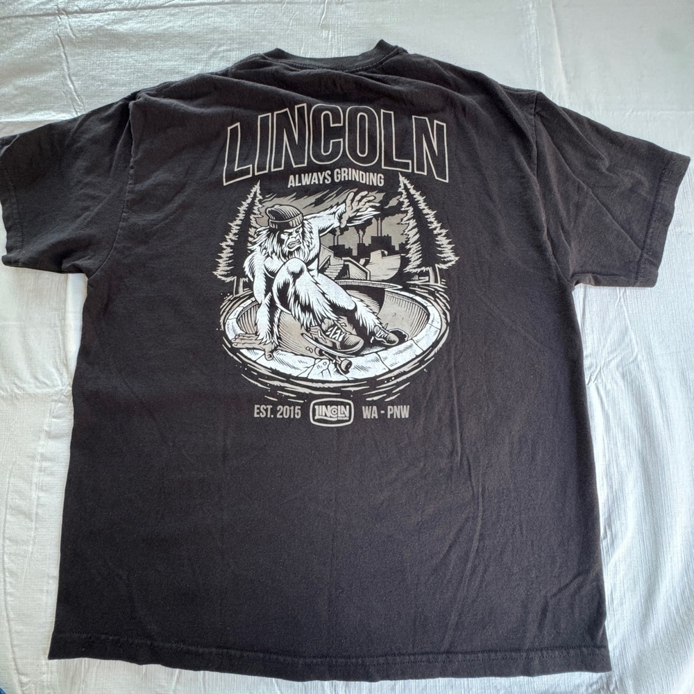 Lincoln Brand Always Grinding Sasquatch Skateboard T-Shirt XL Black PNW Mens - Picture 5 of 5